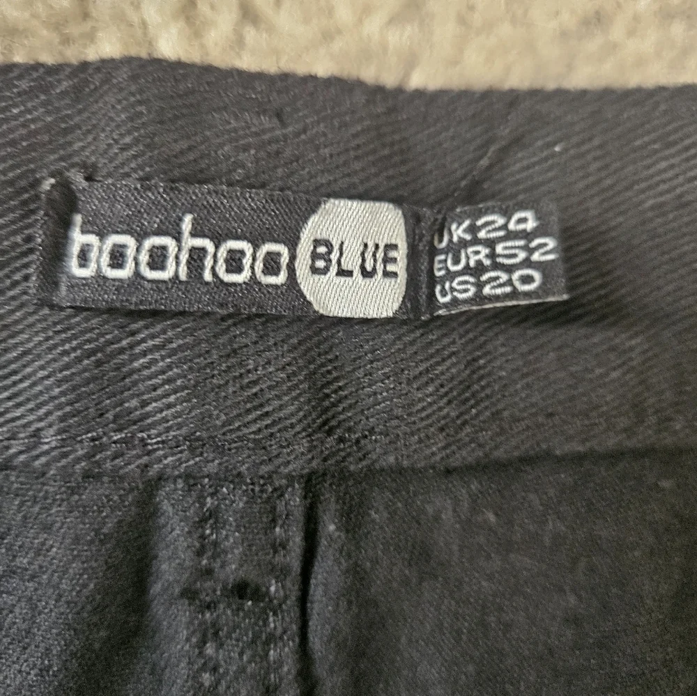 Boohoo High Waist Rip Knee Mom Jeans Women Plus Size 20 - NWT - Picture 6 of 6